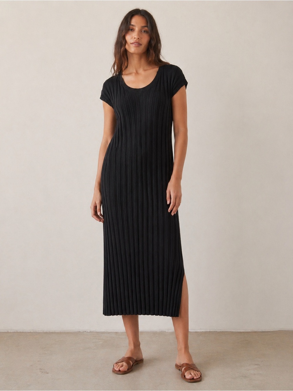 Callahan Melli Black Ribbed Cotton Midi Dress
Scoop Neck Side Slit Medium